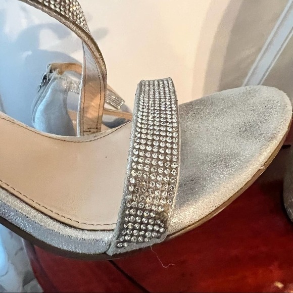 Maripe silver metallic, rhinestone, heels size 10 - Picture 8 of 9